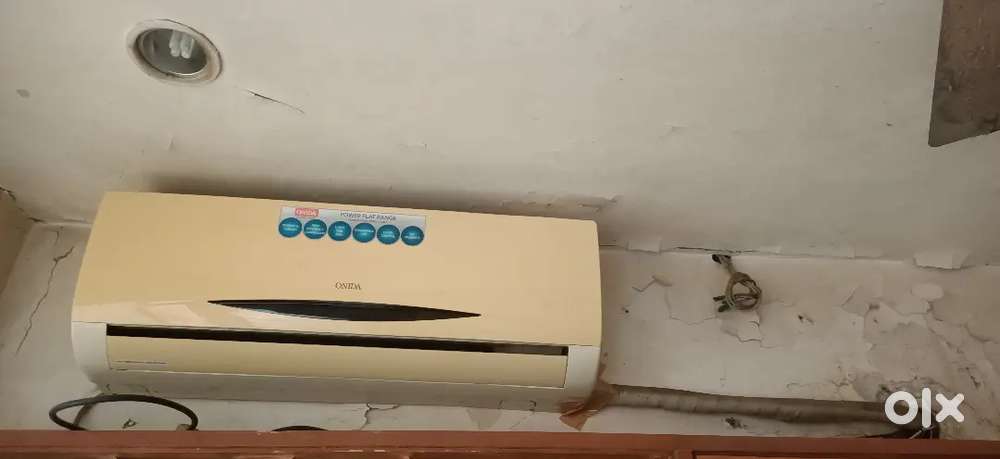 1 ton split AC perfect running condition