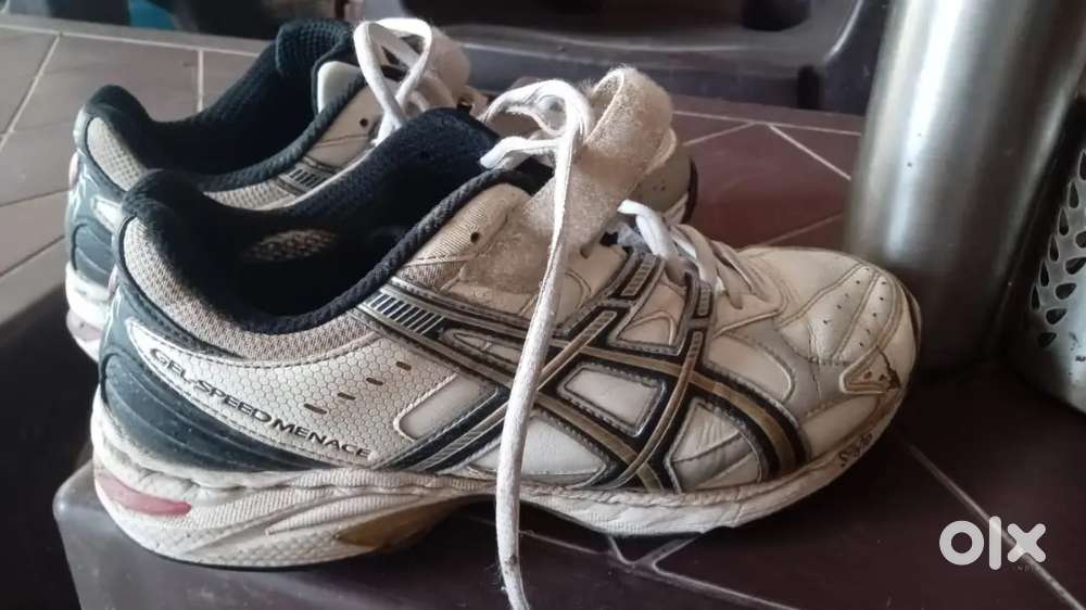 Asics spike shoe like new uk 07