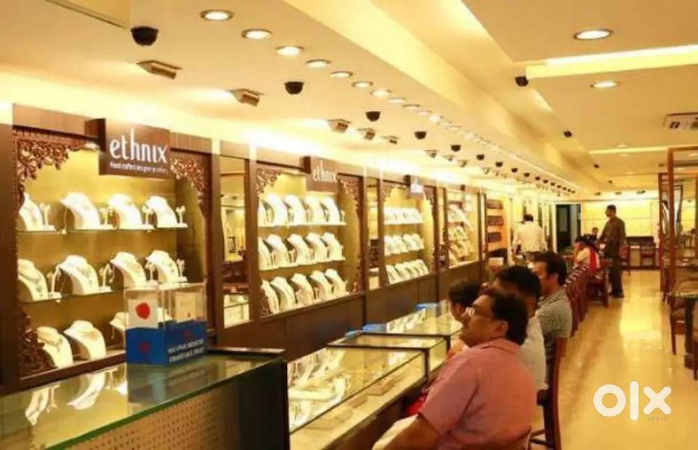 ज्वैलरी SHOWROOM में लड़के और लड़कियों की जरूरत है।