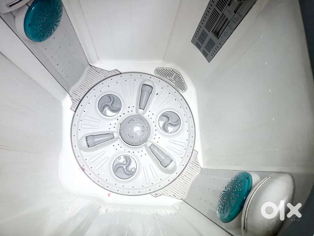 LG 8kg Semi automatic washing machine