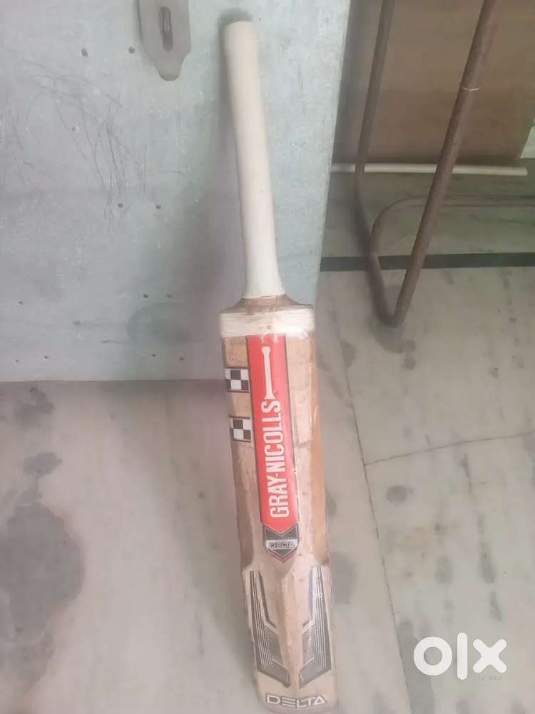 Gray nicholas cricket bat worth 9500rupees