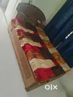 Sagwaan Bed { deevaan } 4X6 गद्दे सहित