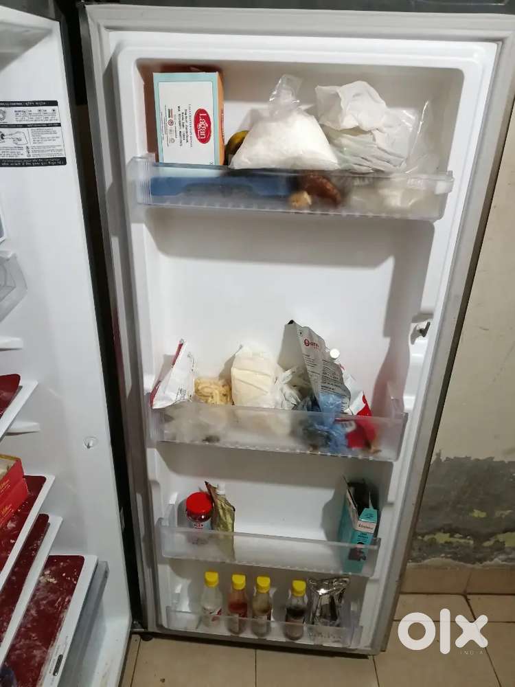 New condition Whirlpool fridge