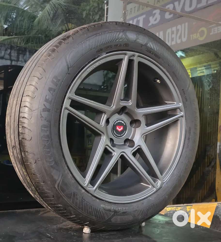 17 Inch 5 Hole 114 Pcd 8J 4 Used Infinity Alloys & 215/55/17 4 Tyers