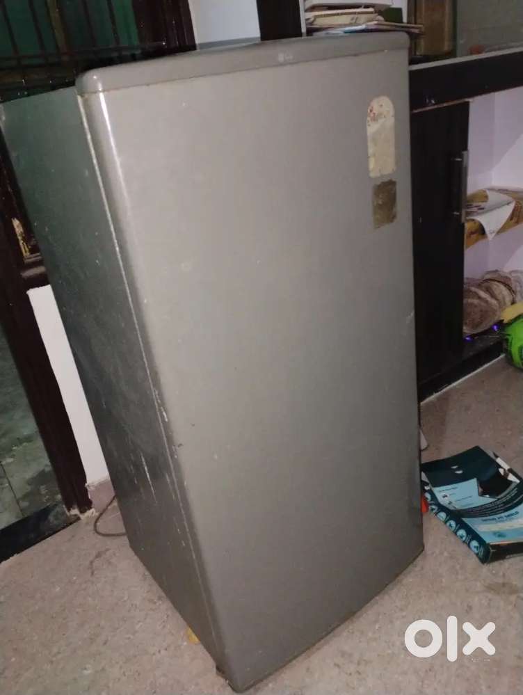 Medium Size good condition LG fridge
