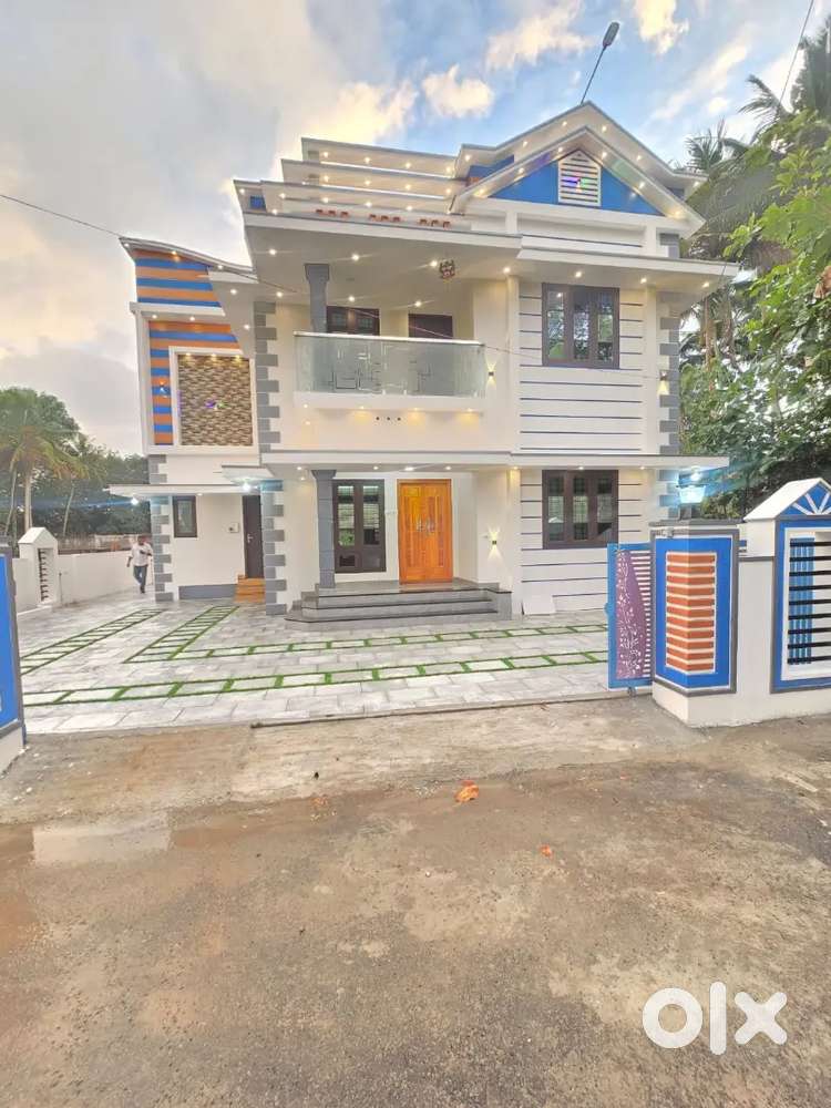 New beautiful house kazakootam andoorkonm main bus road Frontge