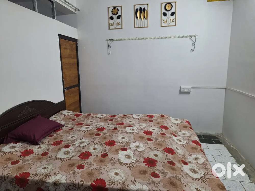 Premium PG for working men at sama savli.