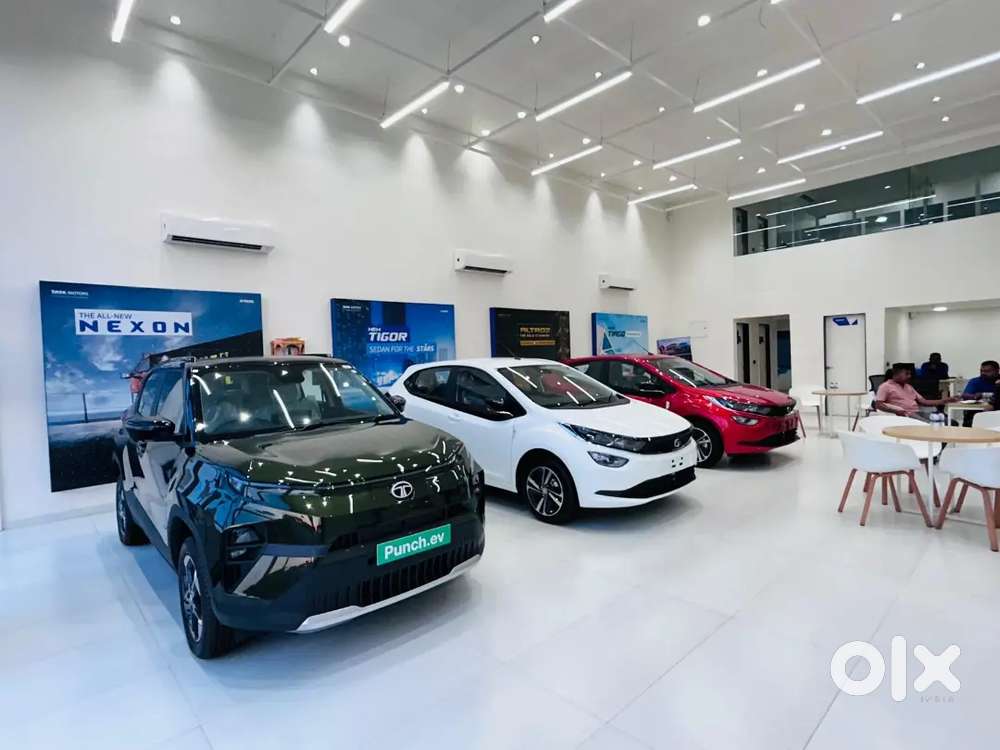 VACANCY FOR - CAR SHOWROOM FRESHER & EXP. CANDIDATES CAN APPLY.!!