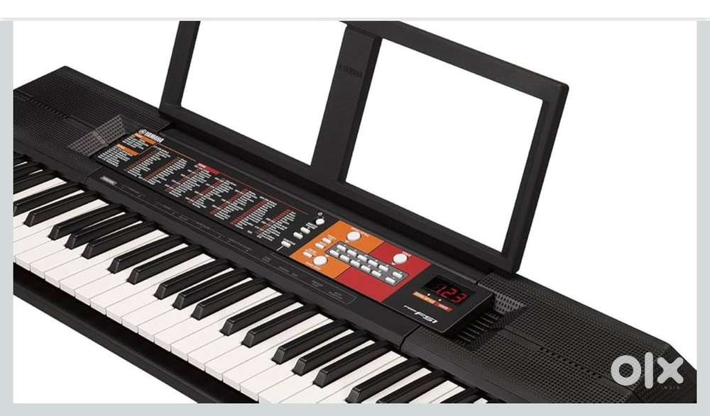 Brand New Condition Yamaha PSR F51 Keyboard with carry bag and stand