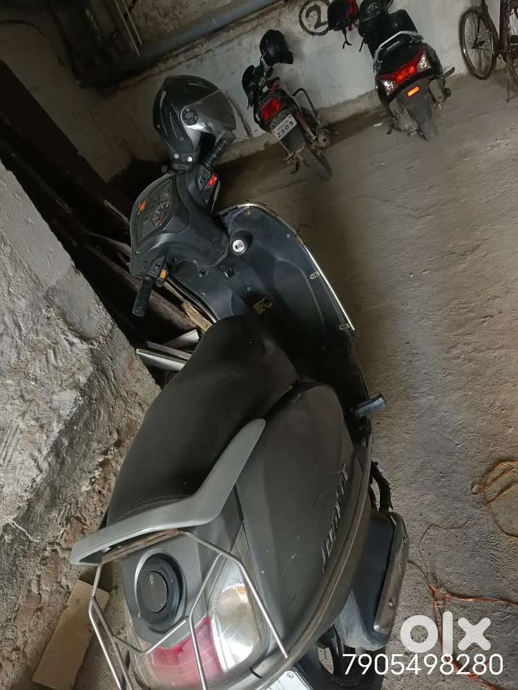 Tvs Jupiter gre colour