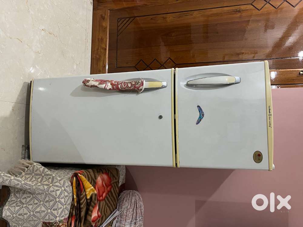 LG Fridge, perfect condition (230 L)