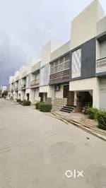 90% लॉनेबल स्वतंत्र विला मात्र 30.50 लाख में 150+ परिवारों के बीच।