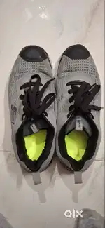 skechers shoes UK 8 // US 9