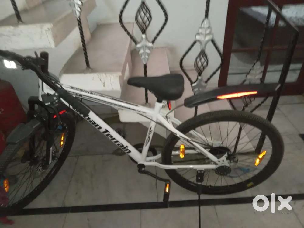 Urban terrain mountain bike with dual disc brakes 26 t tyres