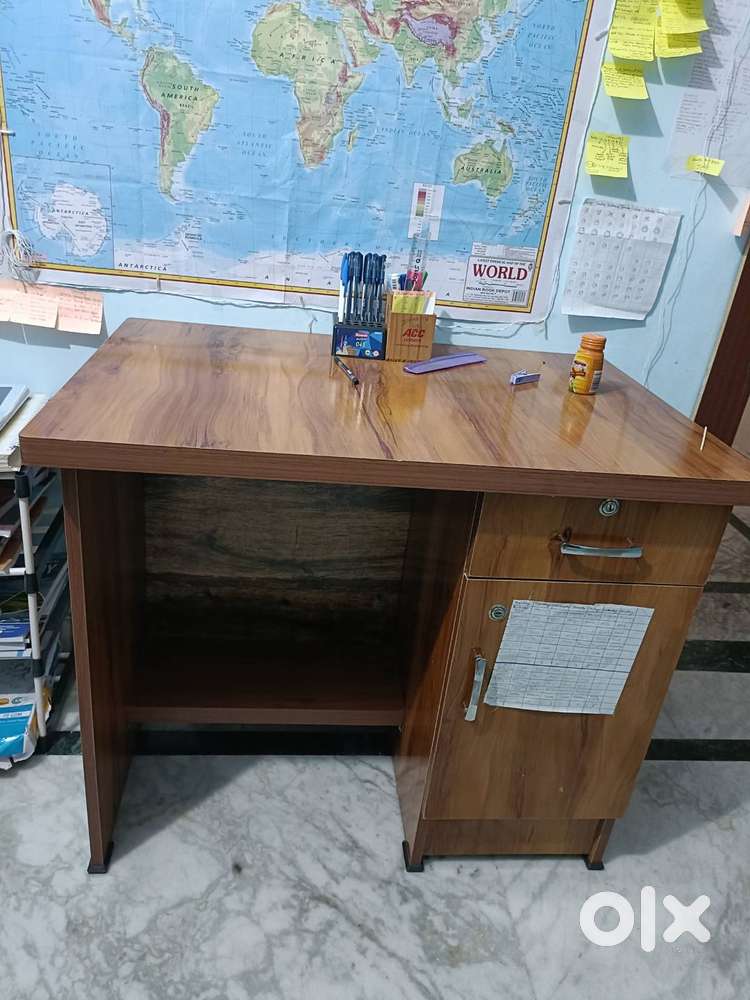 Computer and Study Table 3×2 feet