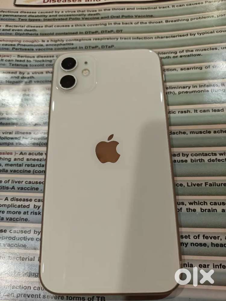Apple Iphone 11 with bill & charger in super condition