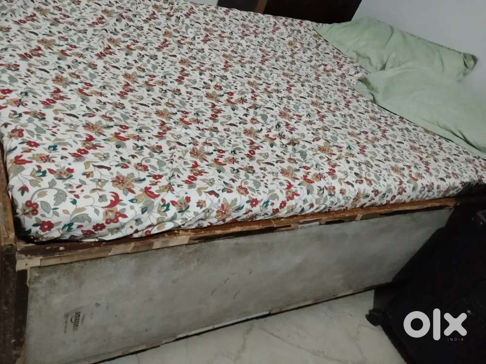 Sell bed, sofa , wardrobe and computer table
