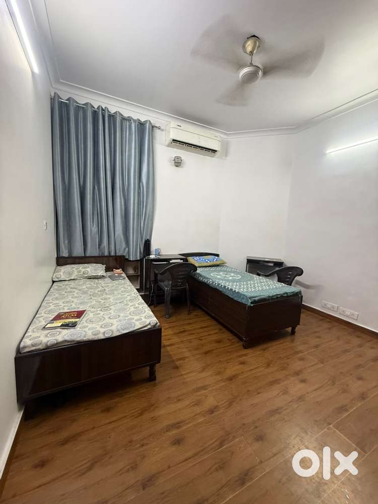 Pg for girls in civil lines near ip collage & igtu