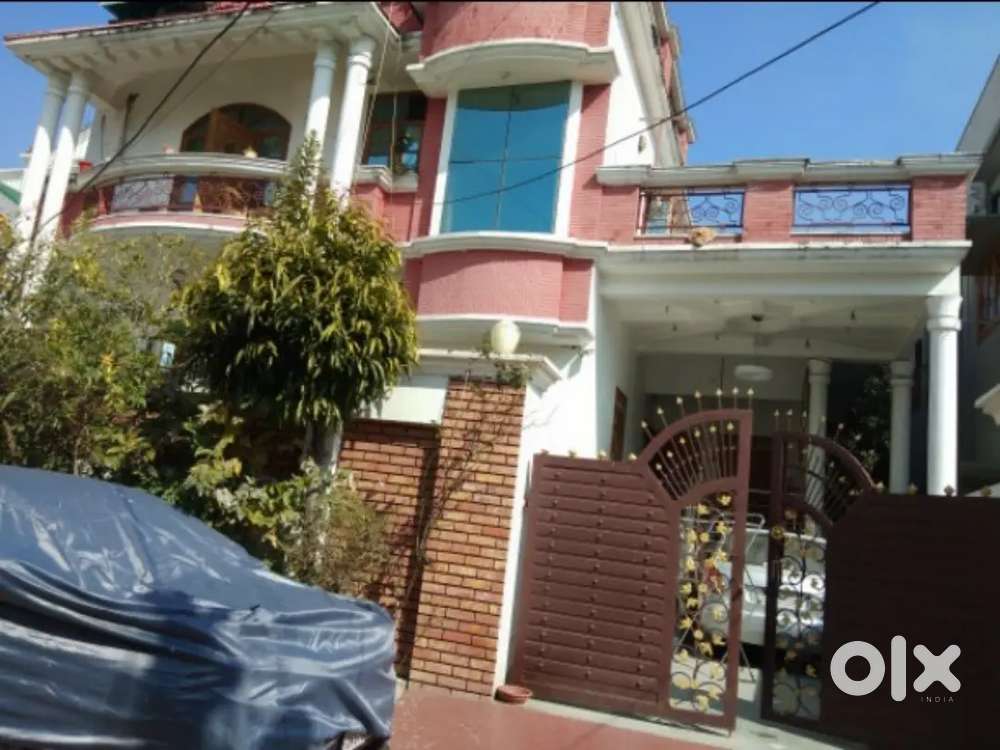 Fully furnished 1 room set available dallanwala small family/bachlor