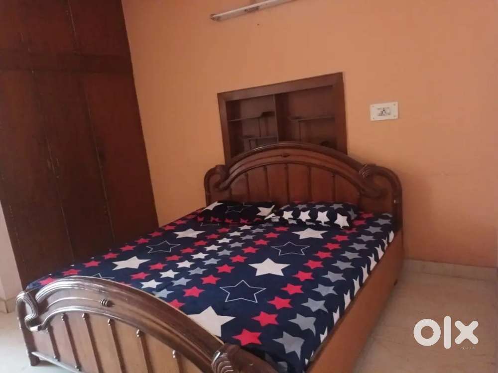 Independent 2 room set semi furnished