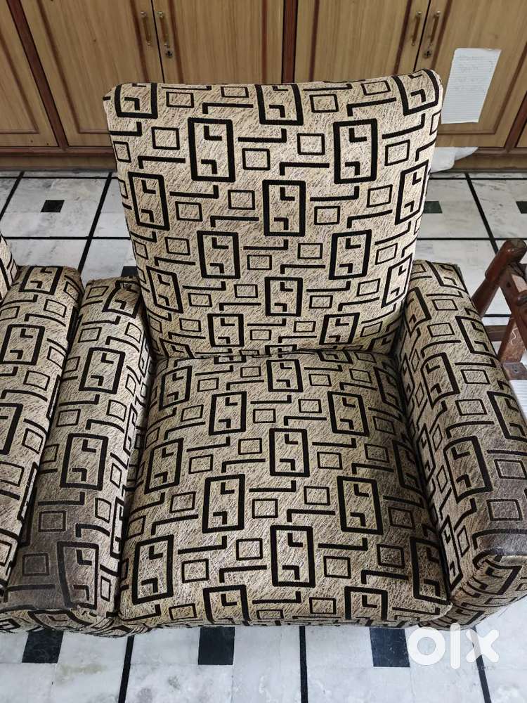 3+1+1 (  2  Sofa Sets)