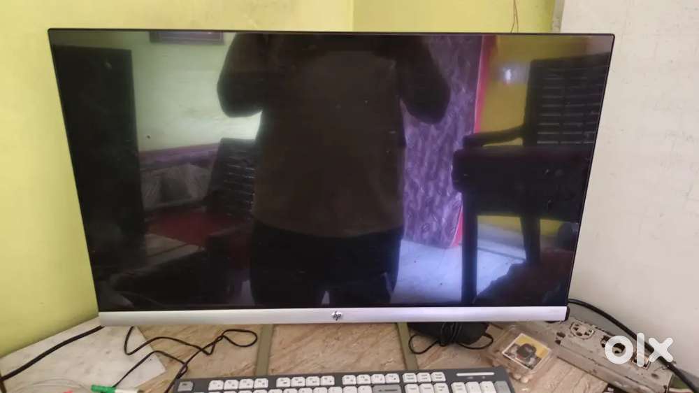 Hp 27 inch full hd monitor and lg 29 inch gaming monitor