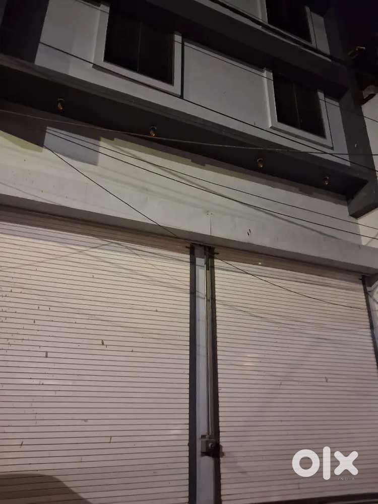 Naya bana hua showroom