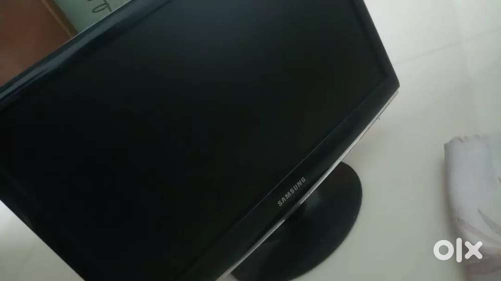 Samsung monitor and Tv intex speaker (FREE)