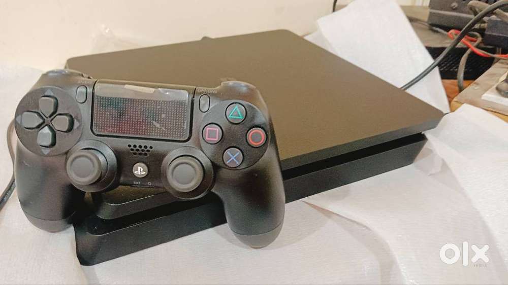 PS4 +GAME +CONTROLLER+ALL CABLE