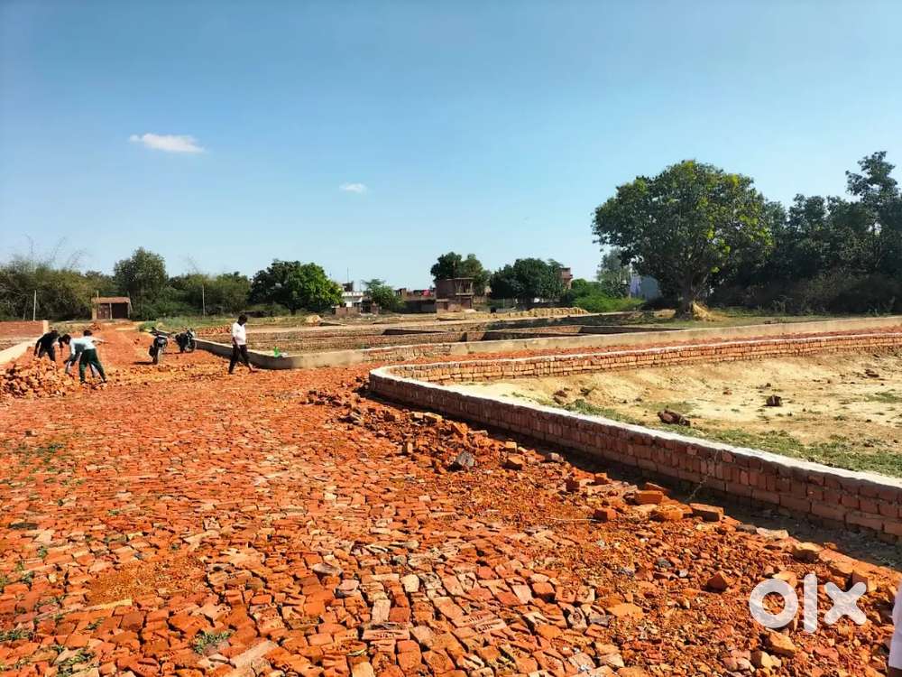 EMI plot available alambaag lucknow