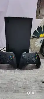 XBOX SERIES X WITH TWO CONTROLLERS MINT CONDITION WITH RDR2