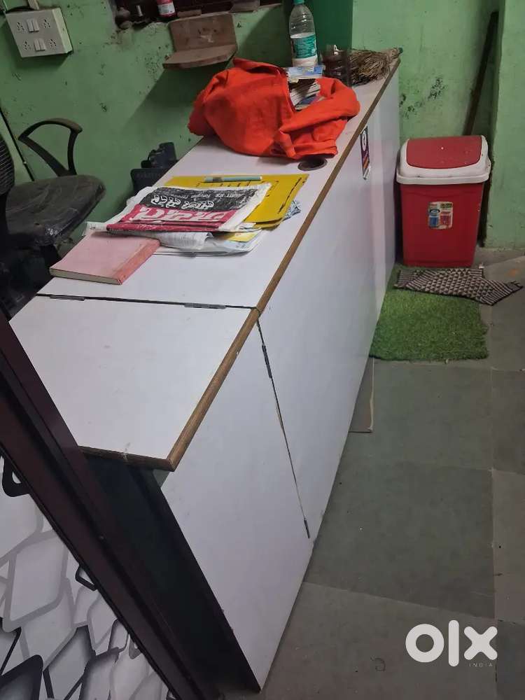Office chair and computer table