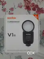 Godox V1 (nikon) (mint condition)