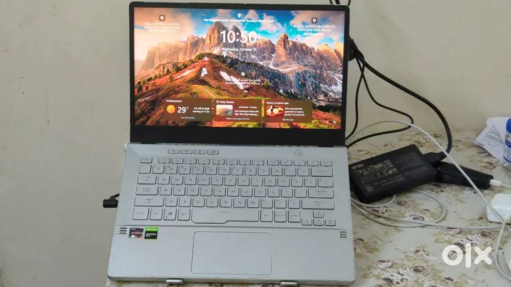 Asus ROG gaming laptop and macbook air 2020