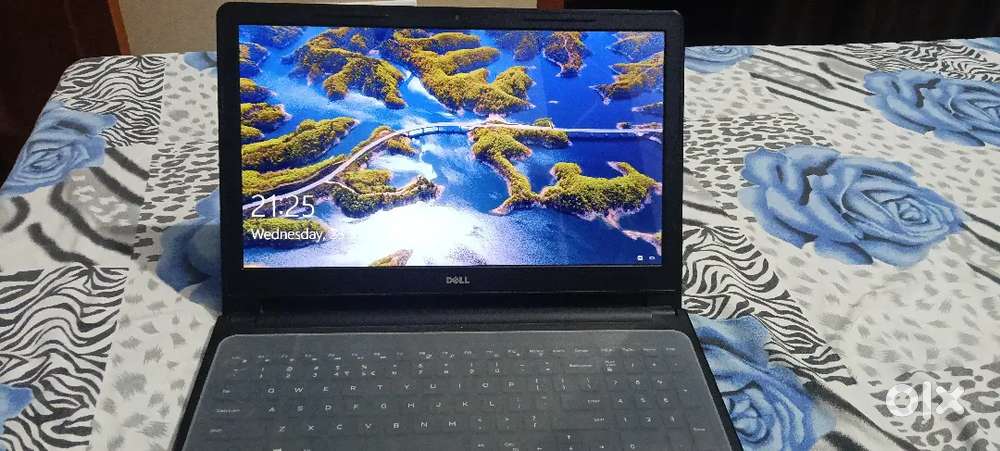 Dell 4gb ram 1000 gb hard disk and ssd