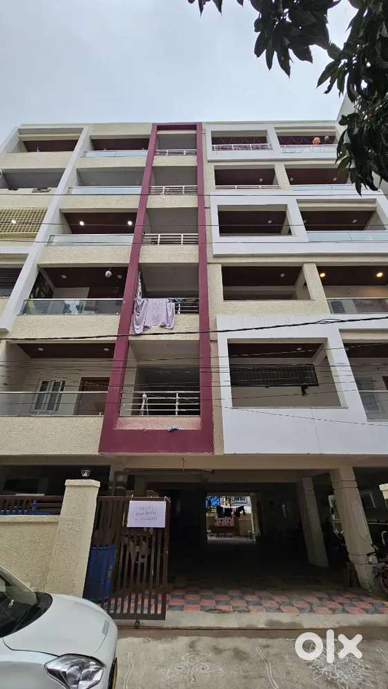 3BHK SEMI FURNISHED FLAT
