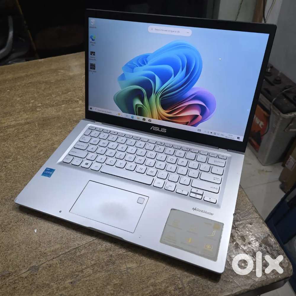 Asus vivobook i3 11th gen /8/ 256 ssd