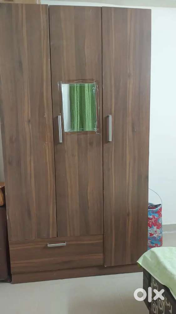 Almirah, geyser, fridge and ro available for sale
