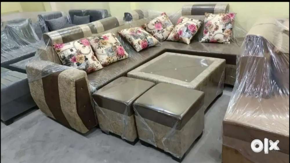 Brand new sofa L safe with santer table