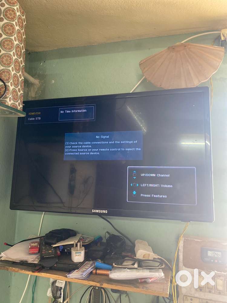 Samsung  nomal tv 24 inchs and fire stick Amazon