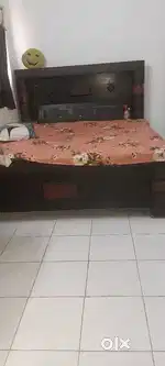 Double bed with diwan in very good condition