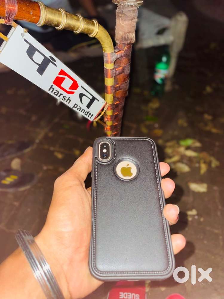 iphone  xs gold colour