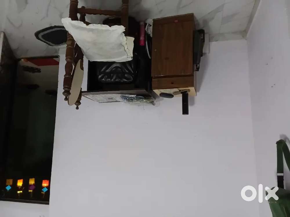 Need Vegetarian room mate in Varsova Andheri W