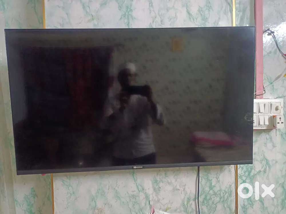 Want to sell my damaged Smart TV 43 inch