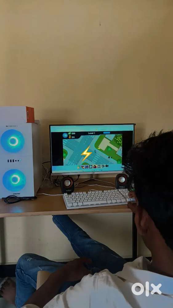 Pc (monitor +cpu +keyboard +mouse)