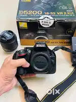 Nikon D5200 Flip display full kit with box(DISPLAY SLIGHTLY SHADE)