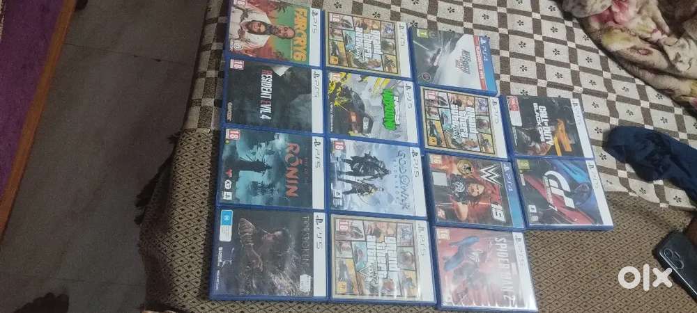 Ps5 and ps4 cds for sell.