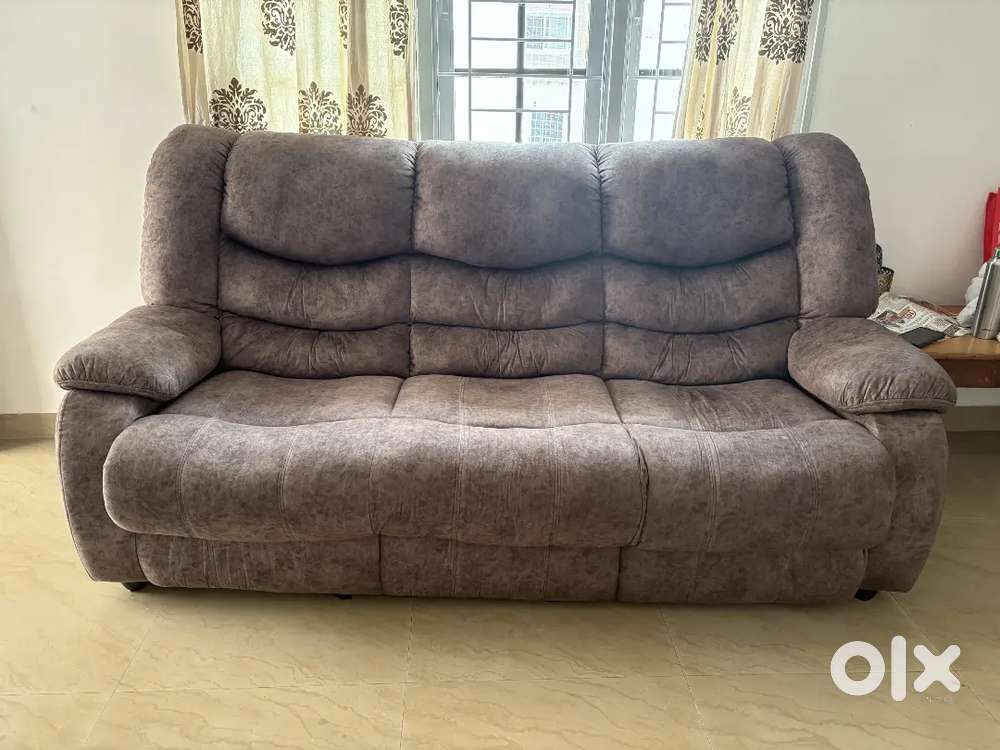 Plush & Comfortable 3+1 Non-Recliner Sofa Set - Good Condition!