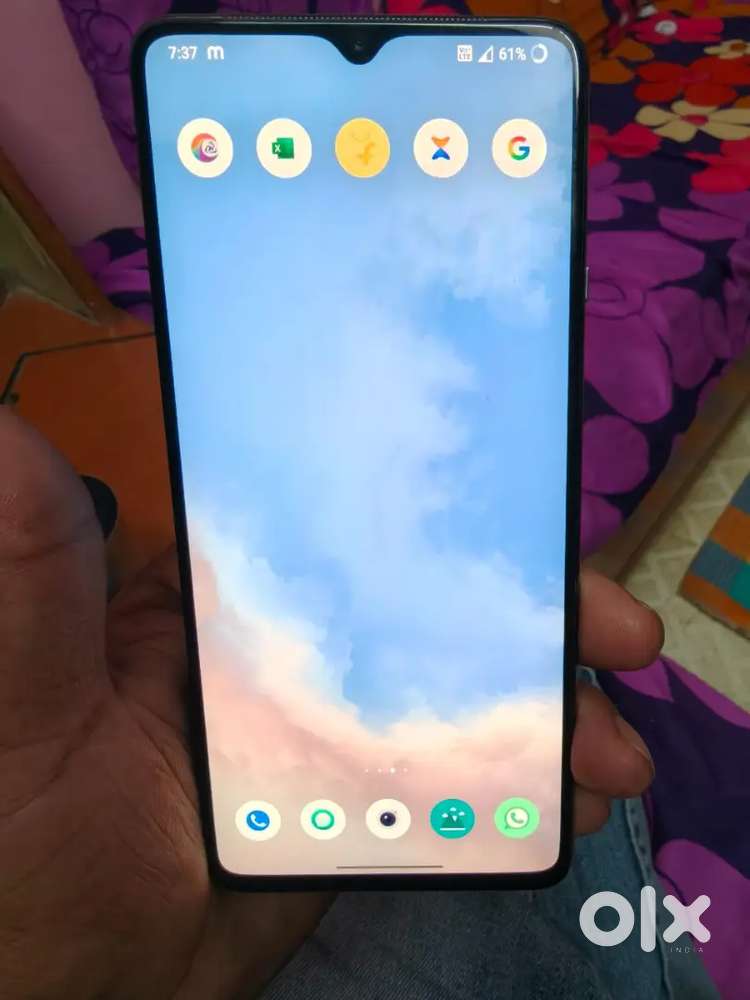 OnePlus 7T  8/128 in very good condition.