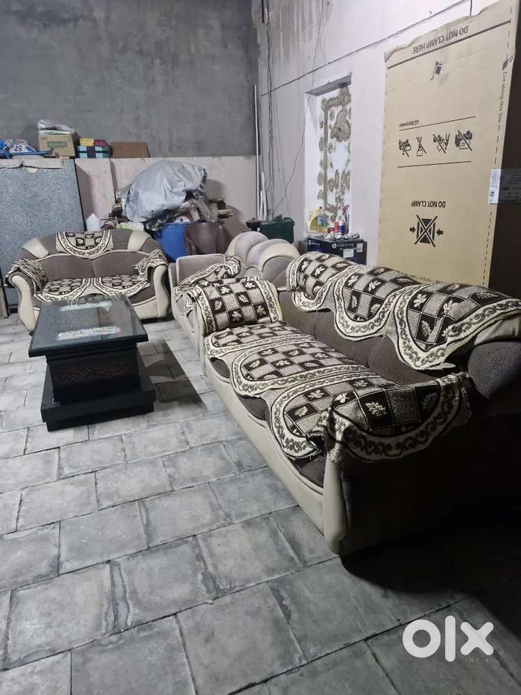 Sofa set and centre table